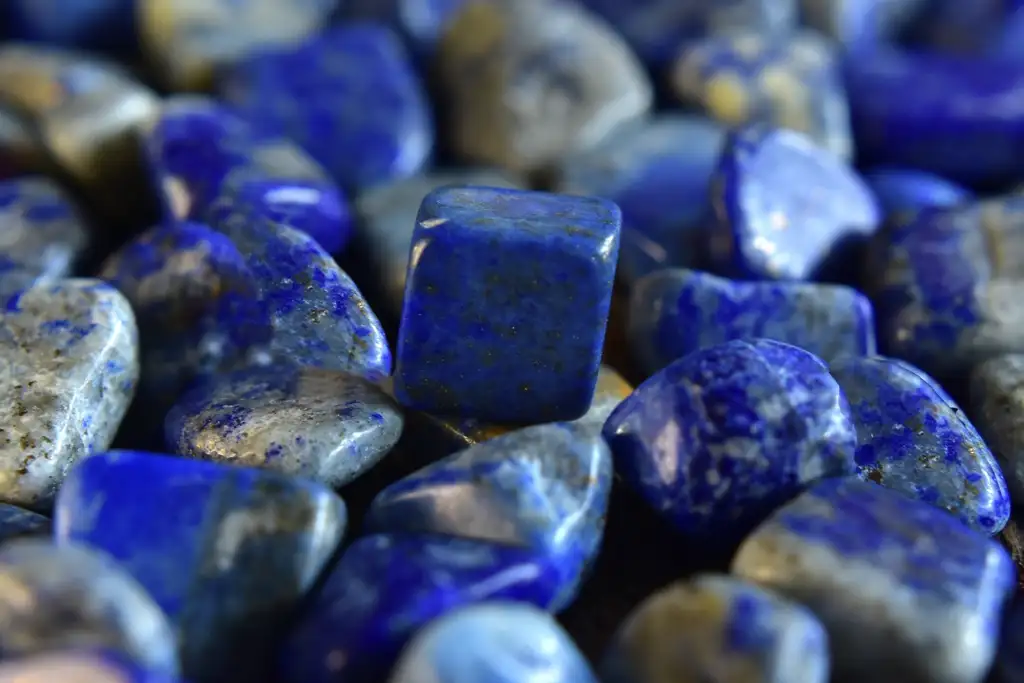 लाजवर्त” यानी “lapislazuli” ब्रेस्लेट के चमत्कारिक उपाय